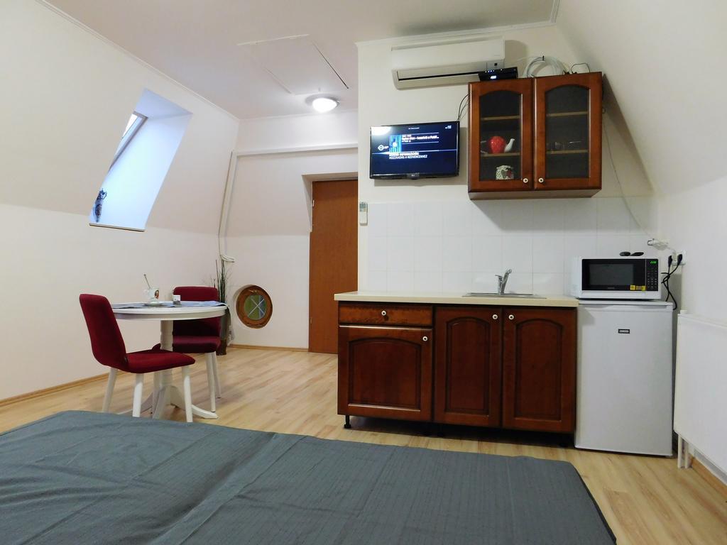 Tulipan Apartman Балатональмади Экстерьер фото